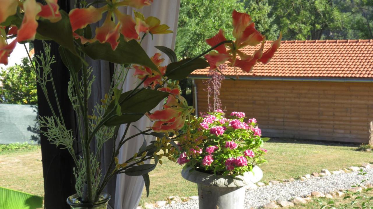 Chalets Lavaux Pouzol Exterior photo